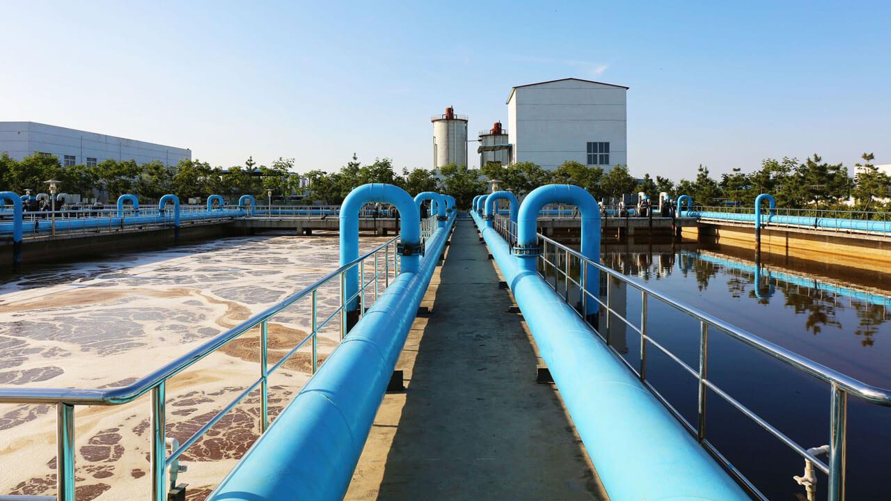 Wastewater treatment using polyacrylamide